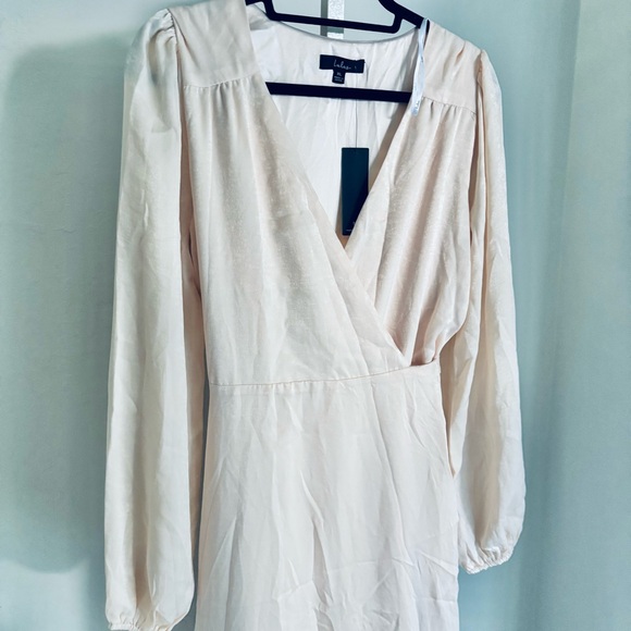 Lulu’s Endless Moments Light Peach Satin Long Sleeve Wrap Maxi Dress, Sz XL, NWT - Picture 7 of 12